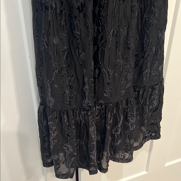 Elegant Black Long Sleeve Dress - Picture 5 of 5